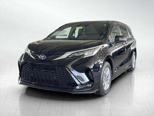2021 Toyota Sienna XSE 7 Passenger