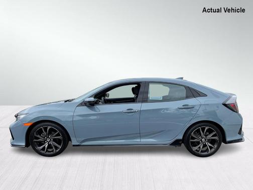 Photo 4 of 32 of 2017 Honda Civic Sport Touring