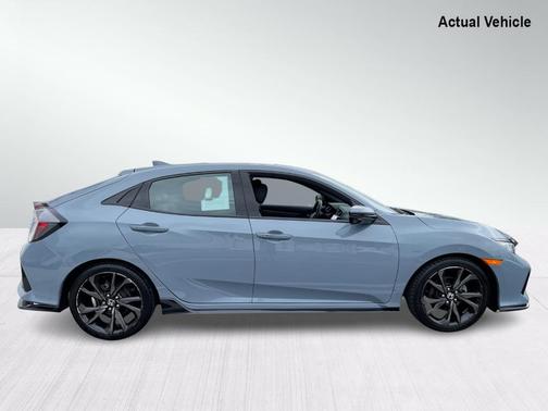 Photo 5 of 32 of 2017 Honda Civic Sport Touring