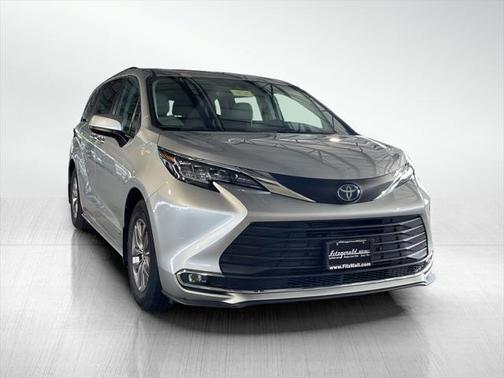 2021 Toyota Sienna XLE 7 Passenger