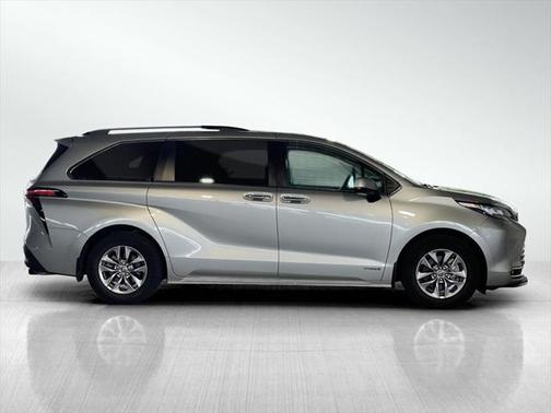 2021 Toyota Sienna XLE 7 Passenger