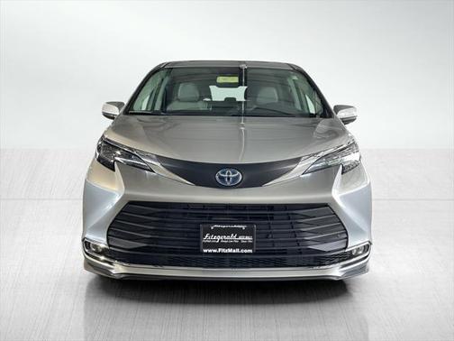 2021 Toyota Sienna XLE 7 Passenger