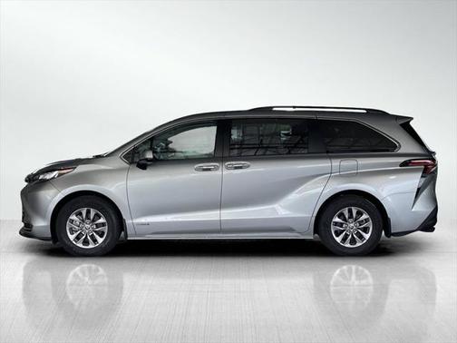 2021 Toyota Sienna XLE 7 Passenger