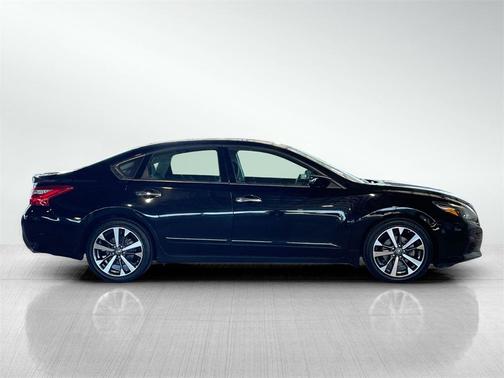 2016 Nissan Altima 2.5 SR