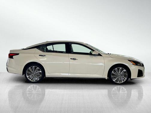 2024 Nissan Altima 2.5 SL