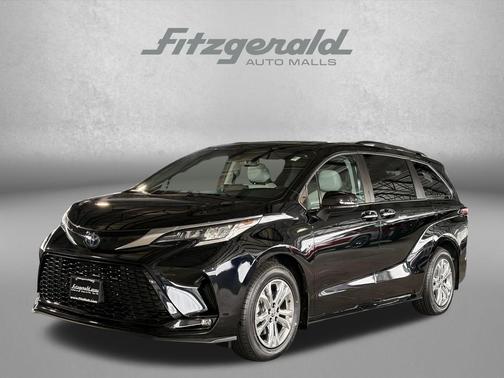 2022 Toyota Sienna XSE 7 Passenger