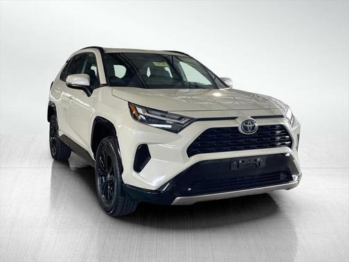 2022 Toyota RAV4 Hybrid SE