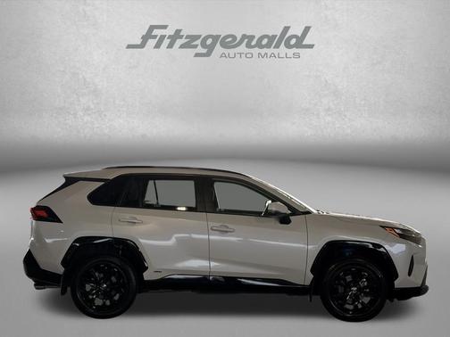 2022 Toyota RAV4 Hybrid SE