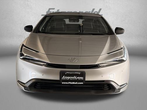 2025 Toyota Prius LE