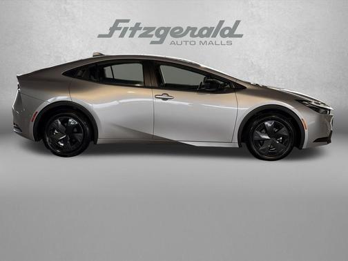 2025 Toyota Prius LE