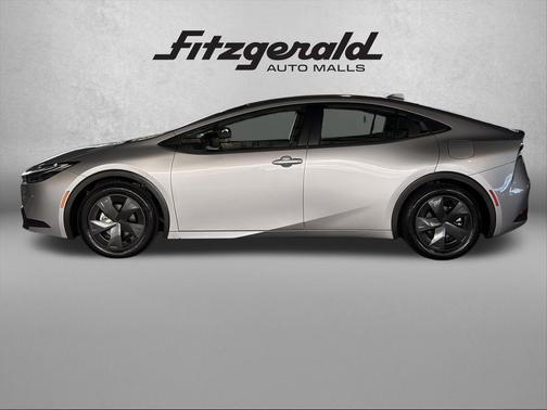 2025 Toyota Prius LE