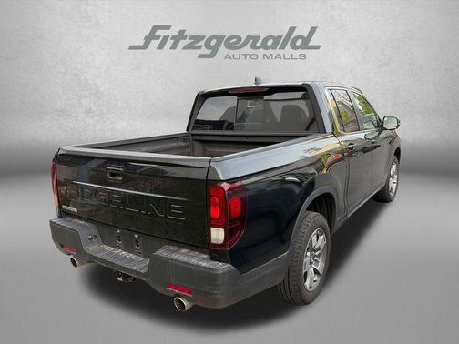 Crystal Black Pearl 2025 Honda Ridgeline RTL