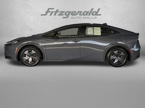 2025 Toyota Prius LE