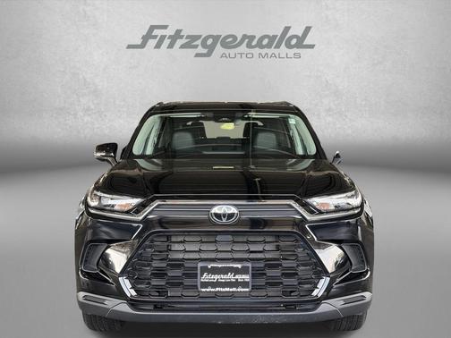 Midnight Black Metallic 2025 Toyota Grand Highlander XLE