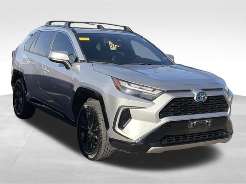 2022 Toyota RAV4 Hybrid SE