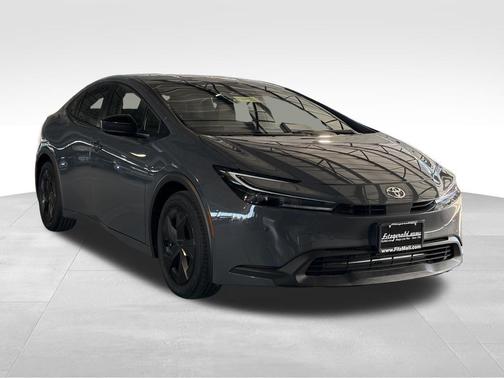 2025 Toyota Prius LE