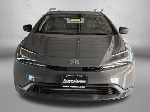 2025 Toyota Prius LE