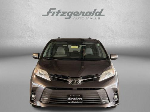 Predawn Gray Mica 2019 Toyota Sienna XLE