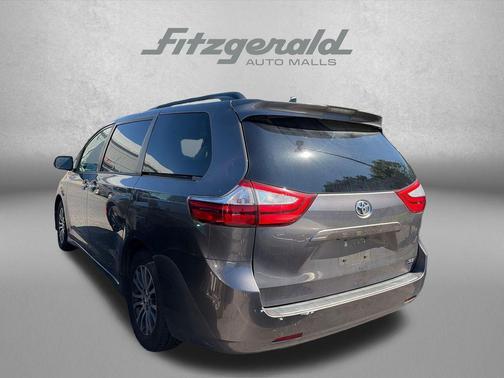 Predawn Gray Mica 2019 Toyota Sienna XLE