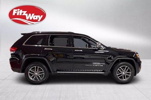 Photo 4 of 32 of 2017 Jeep Grand Cherokee Limited