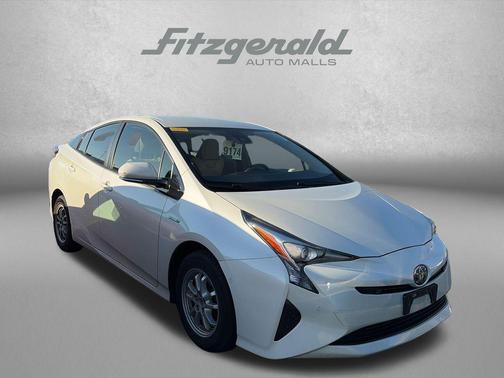 Blizzard Pearl 2018 Toyota Prius Two