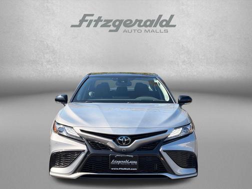 Celestial Silver Metallic/Midnight Black Metallic 2023 Toyota Camry XSE