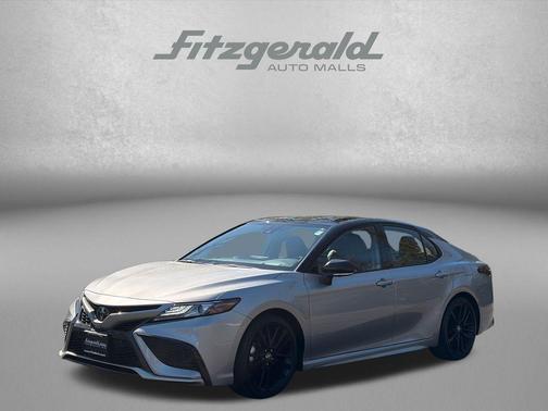 Celestial Silver Metallic/Midnight Black Metallic 2023 Toyota Camry XSE