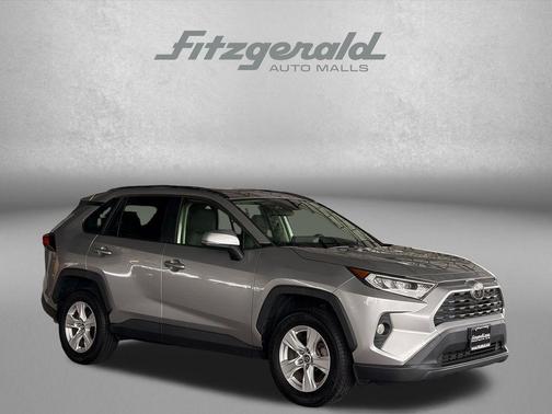 Silver Sky Metallic 2019 Toyota RAV4 XLE