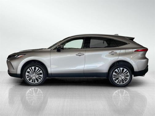 2022 Toyota Venza XLE
