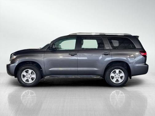 2022 Toyota Sequoia SR5
