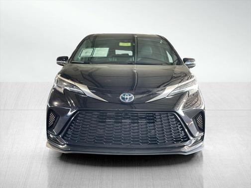 2021 Toyota Sienna XSE 7 Passenger