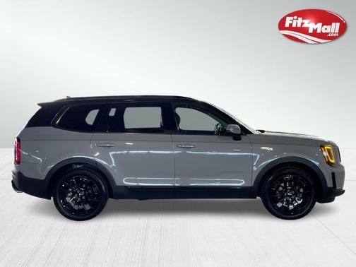 Photo 5 of 32 of 2022 Kia Telluride EX