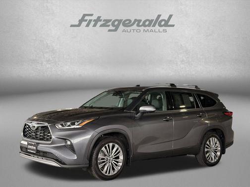 Magnetic Gray Metallic 2023 Toyota Highlander Platinum