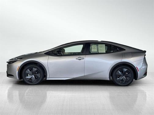 2025 Toyota Prius LE
