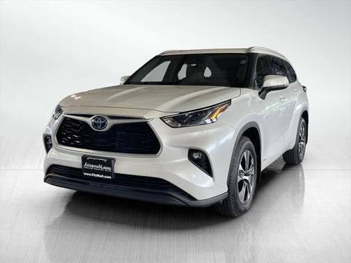 2022 Toyota Highlander Hybrid XLE
