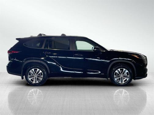 2024 Toyota Highlander Hybrid XLE