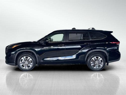 2024 Toyota Highlander Hybrid XLE
