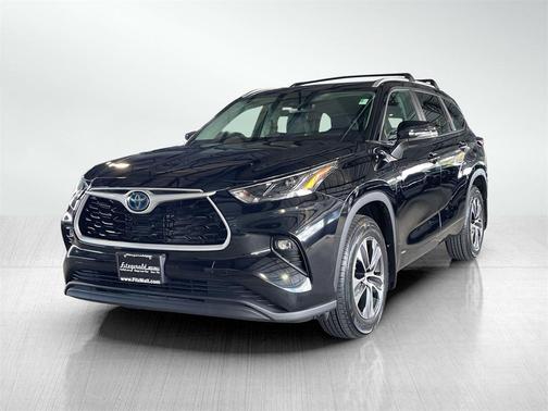 2024 Toyota Highlander Hybrid XLE