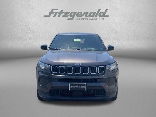Granite Crystal Metallic Clearcoat 2023 Jeep Compass Sport