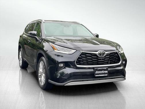 2022 Toyota Highlander Platinum