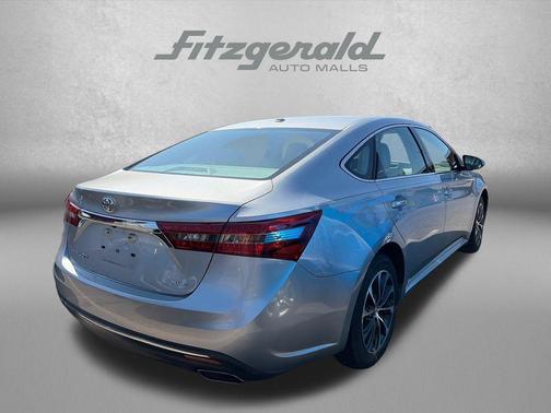 Celestial Silver Metallic 2018 Toyota Avalon XLE Premium
