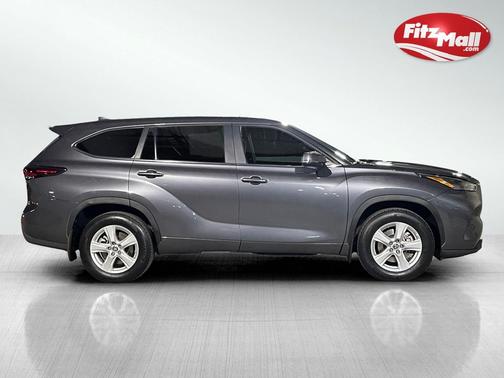 2024 Toyota Highlander LE