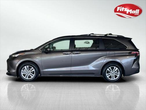 2022 Toyota Sienna XLE 7 Passenger
