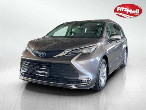 2022 Toyota Sienna XLE 7 Passenger