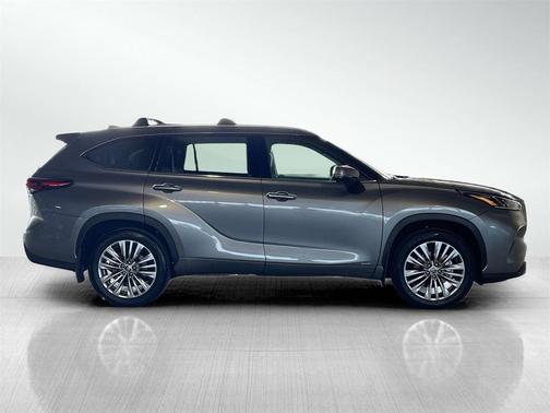 2025 Toyota Highlander Hybrid Platinum