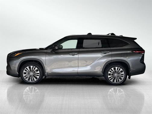 2025 Toyota Highlander Hybrid Platinum