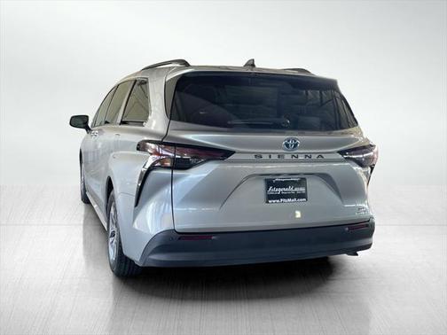2023 Toyota Sienna XLE 8 Passenger