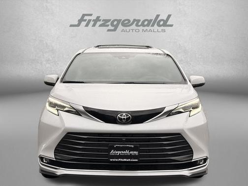 Wind Chill Pearl 2026 Toyota Sienna Platinum