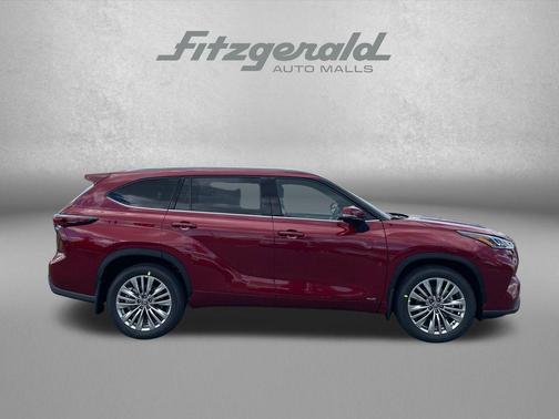 Ruby Flare Pearl 2026 Toyota Highlander Hybrid Platinum