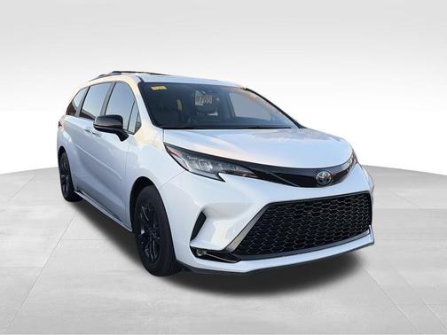 2025 Toyota Sienna XSE 7 Passenger